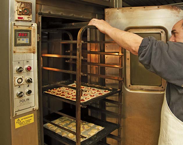 Bakery oven castors